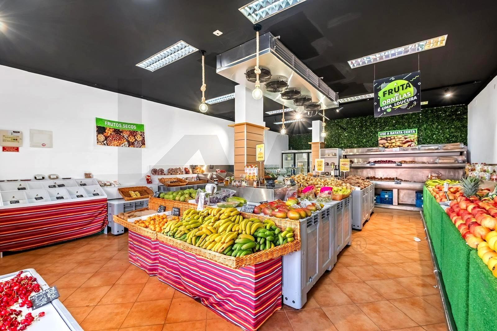 Fruit Shop Business Transfer in Avenida das Madalenas, Funchal