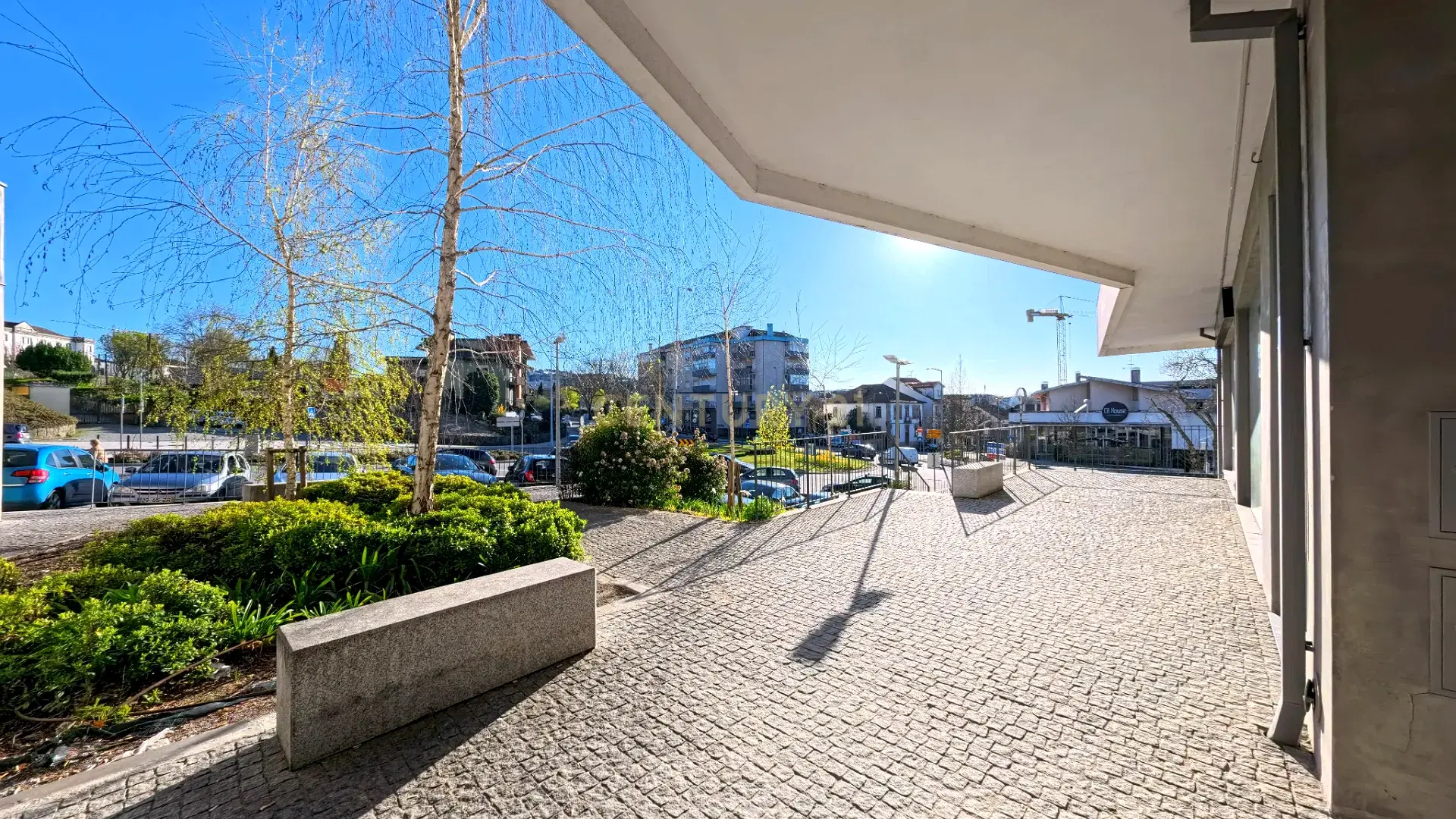 New Retail Unit Located on Rua 5 de Outubro in Viseu