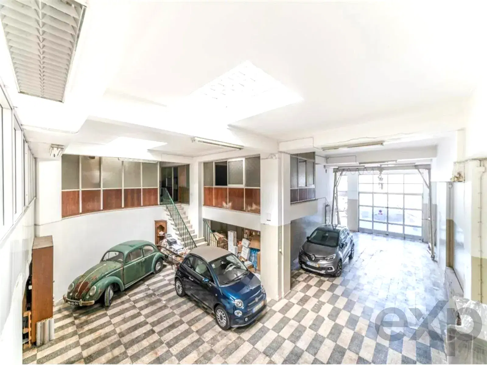 Commercial Shop for Sale in Lisbon, 233 m²