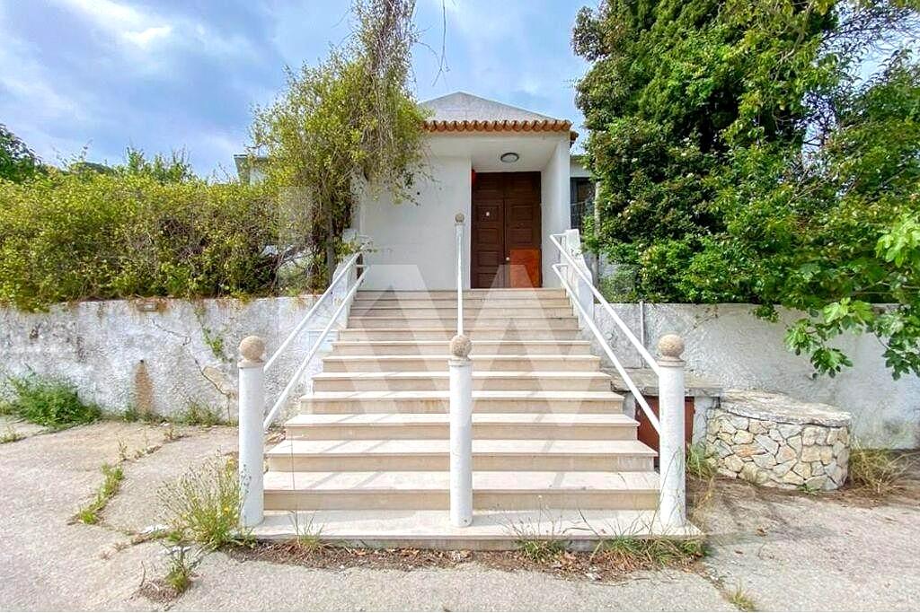 Restaurant / Café Space in Serra da Arrábida, Setúbal