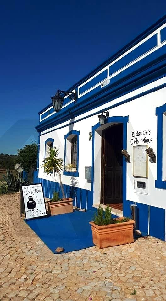 Traditional Restaurant and T1 Apartment in Silves