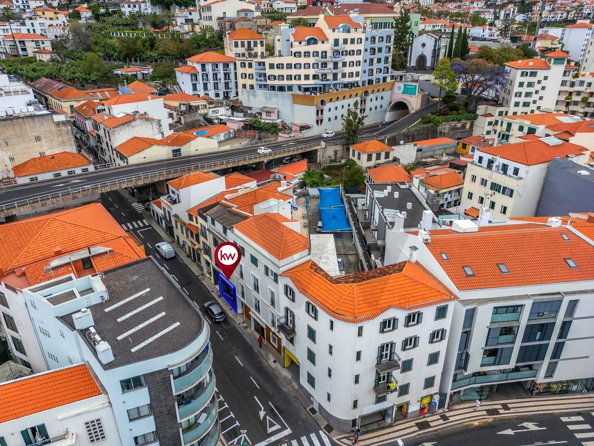 Restaurant Business for Transfer in Santa Luzia, Funchal | 252 m²