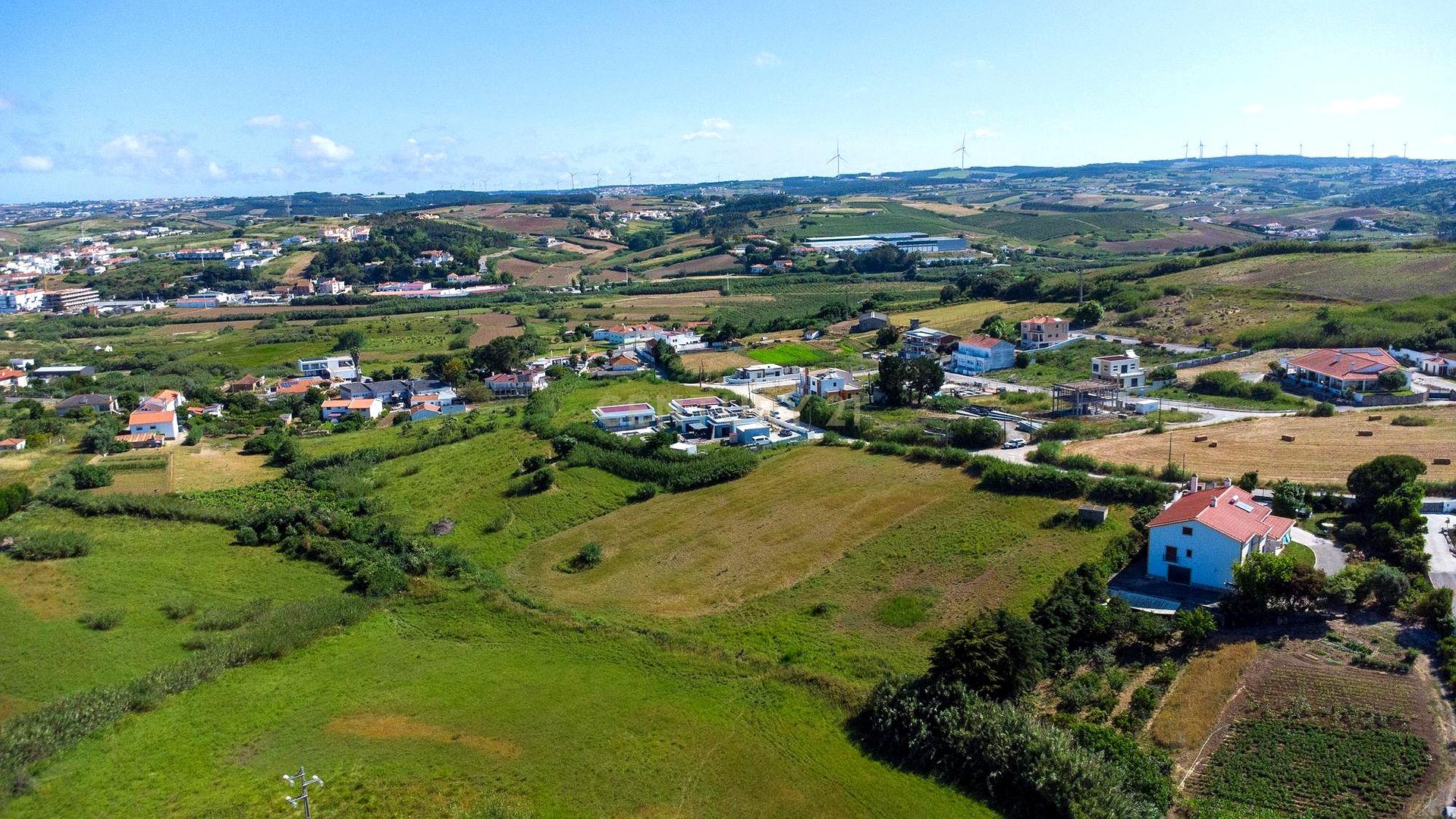 Developable Land in Lourinhã - Investment for 11 Homes