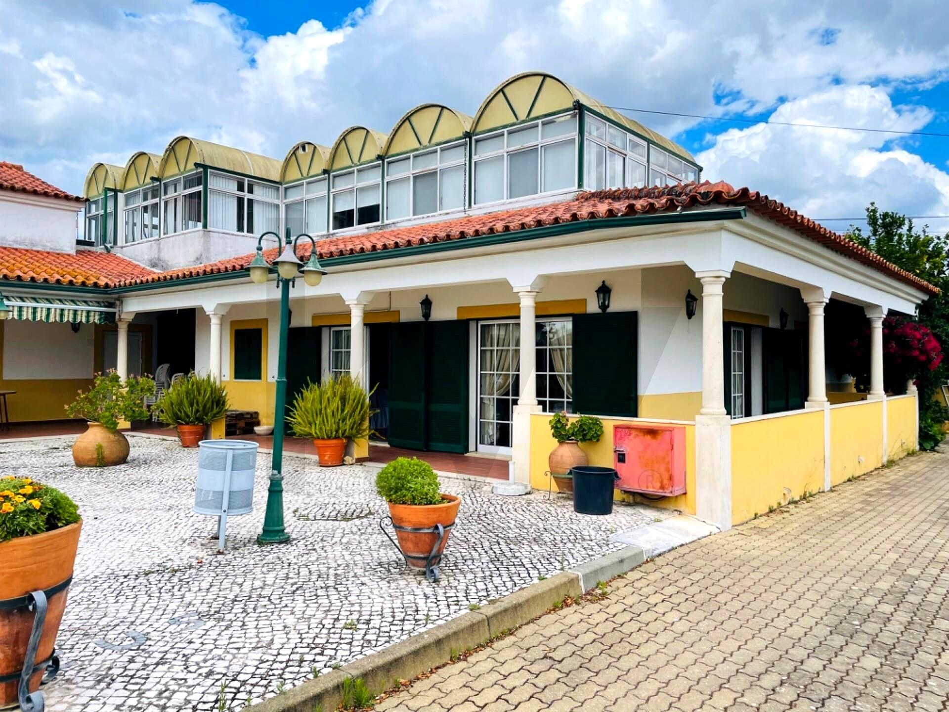859 m2 Mixed-Use Event Farm and Estate in Tomar