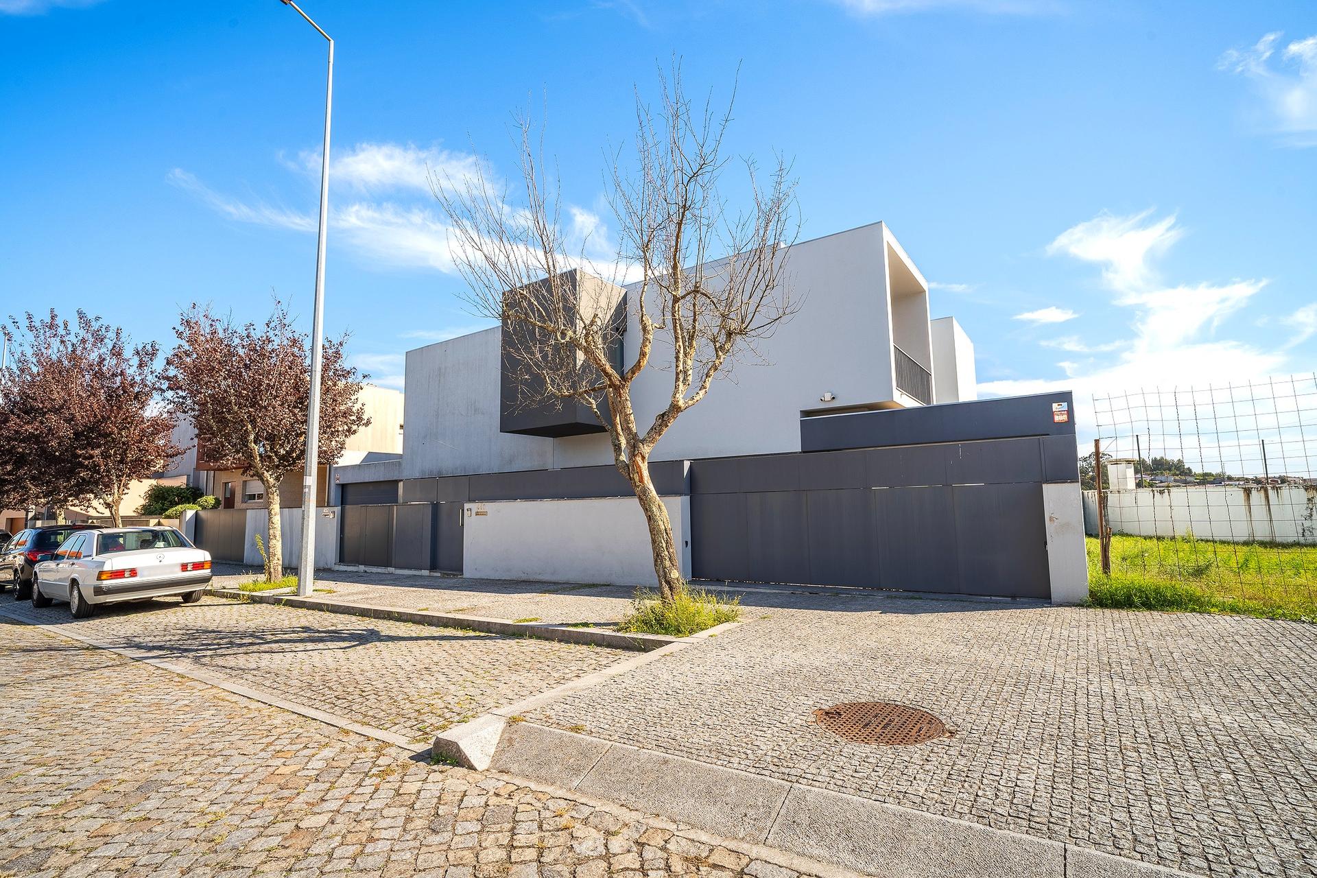 Maison de 4 chambres avec piscine - Castêlo da Maia - Porto