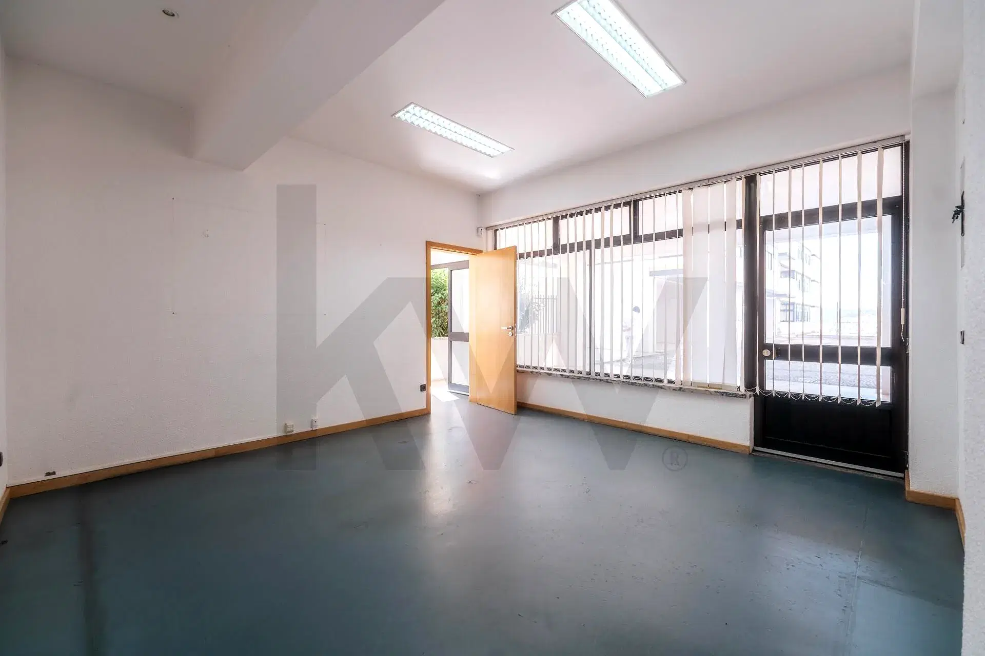 75 m² Shop in Cidral