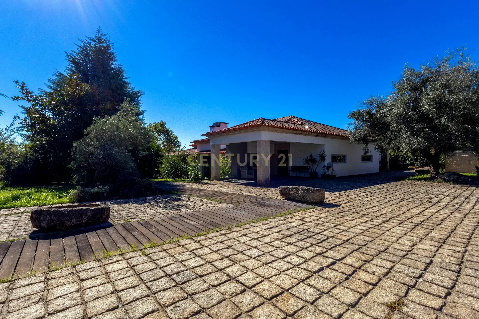 Charming Estate in Penafiel with Indoor Swimming Pool